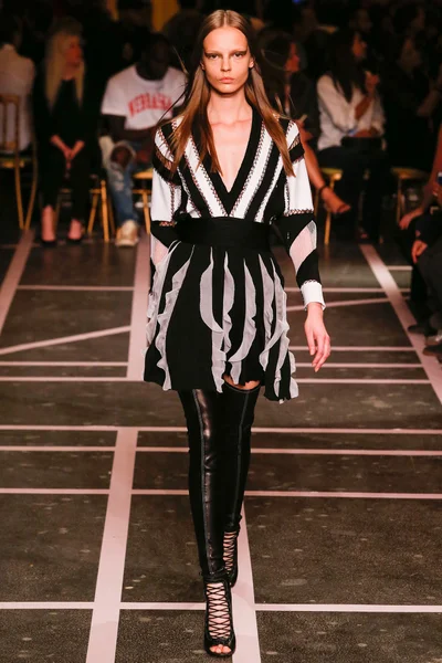 Look 13